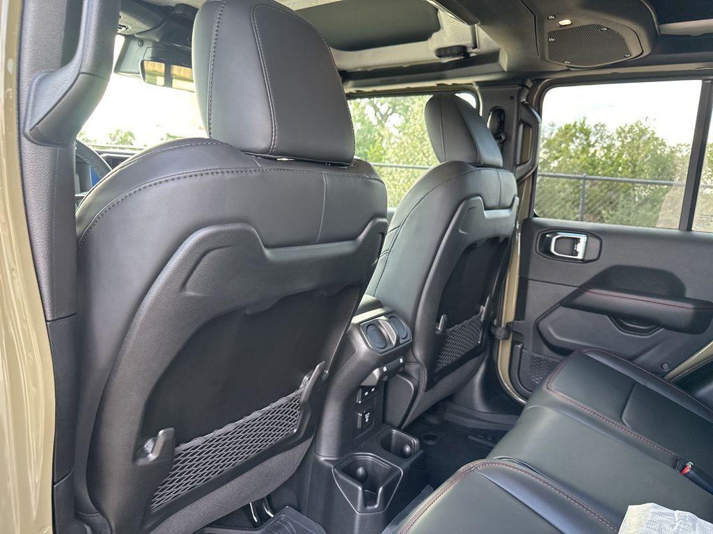new 2025 Jeep Gladiator car, priced at $58,915