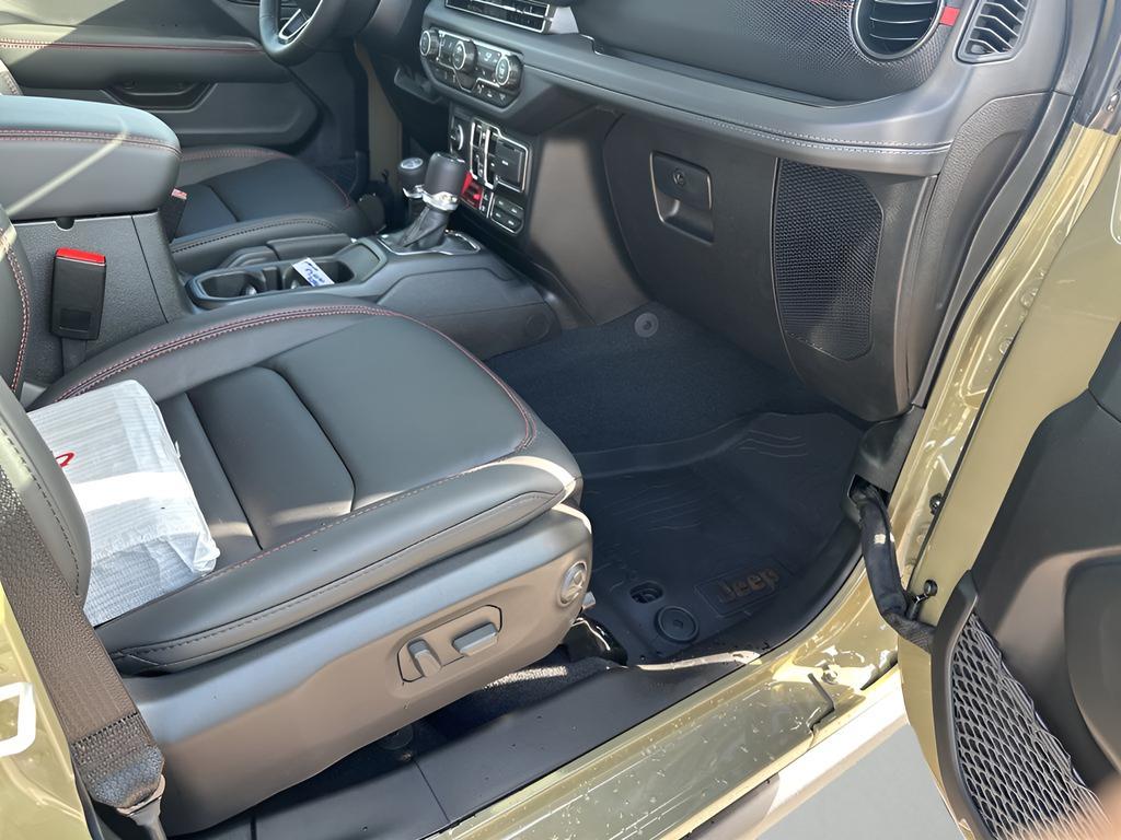 new 2025 Jeep Gladiator car, priced at $53,915