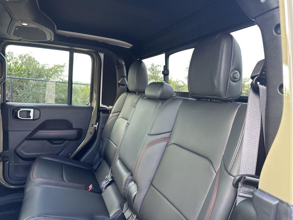 new 2025 Jeep Gladiator car, priced at $58,915