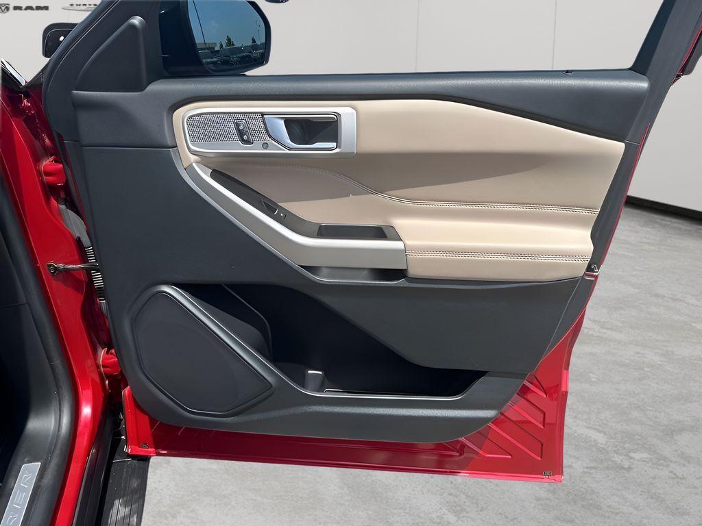 used 2022 Ford Explorer car, priced at $33,088