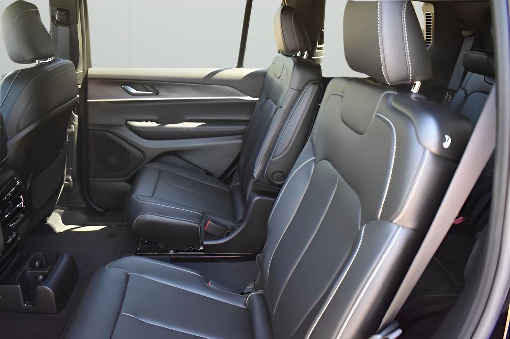 new 2025 Jeep Grand Cherokee L car, priced at $48,001