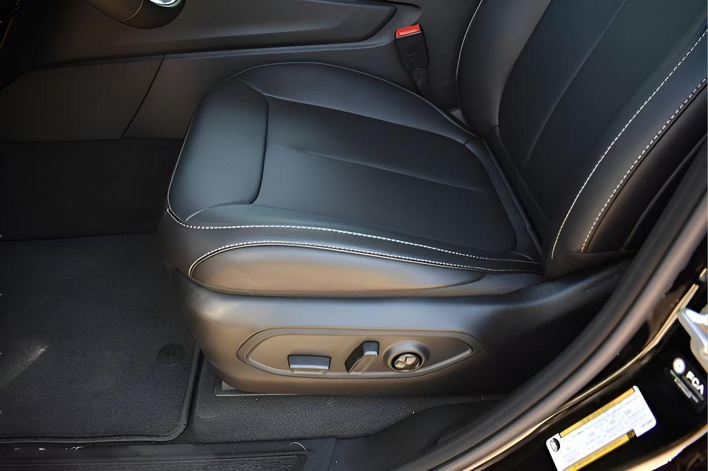 new 2025 Jeep Grand Cherokee L car, priced at $48,001