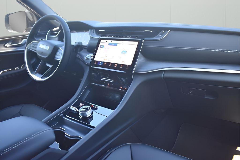 new 2025 Jeep Grand Cherokee L car, priced at $48,001