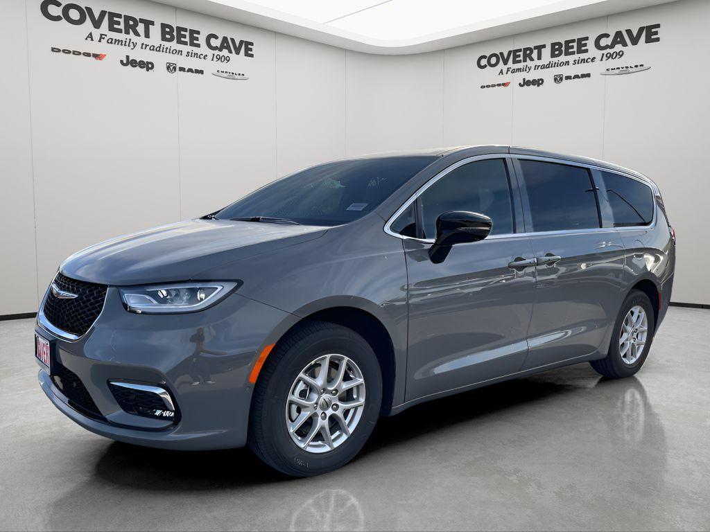 new 2025 Chrysler Pacifica car, priced at $39,775