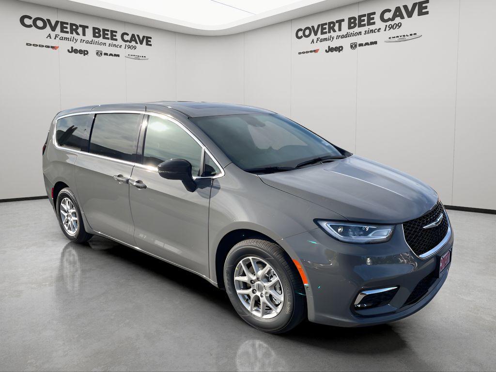 new 2025 Chrysler Pacifica car, priced at $39,775