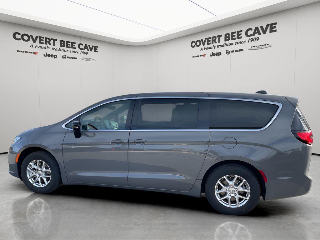 new 2025 Chrysler Pacifica car, priced at $39,775