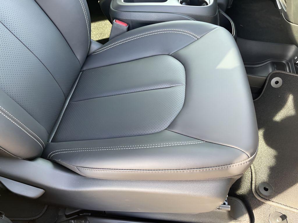 new 2025 Chrysler Pacifica car, priced at $39,775