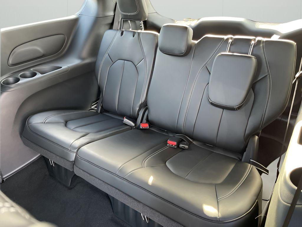 new 2025 Chrysler Pacifica car, priced at $39,775