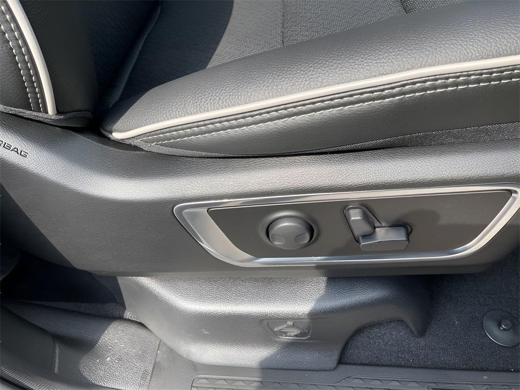 new 2025 Ram 1500 car, priced at $61,039