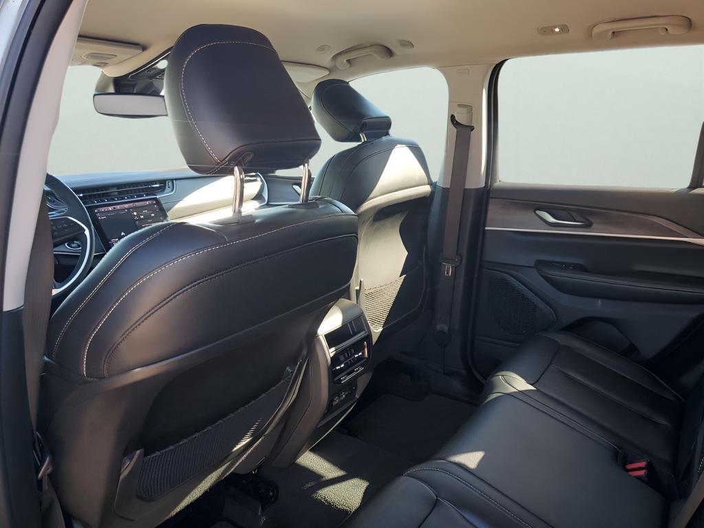 used 2024 Jeep Grand Cherokee car, priced at $39,297