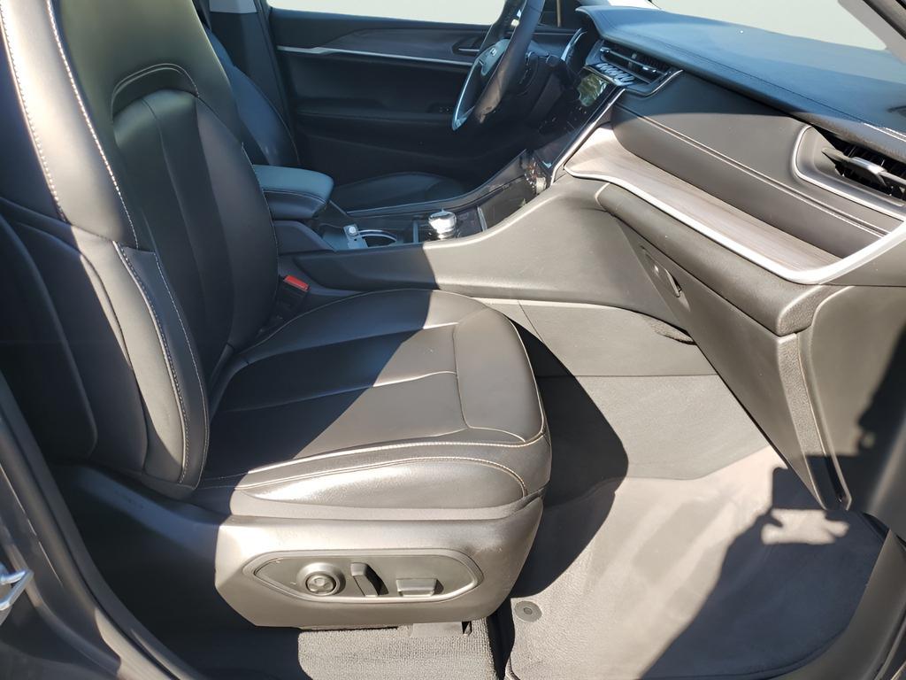 used 2024 Jeep Grand Cherokee car, priced at $39,297