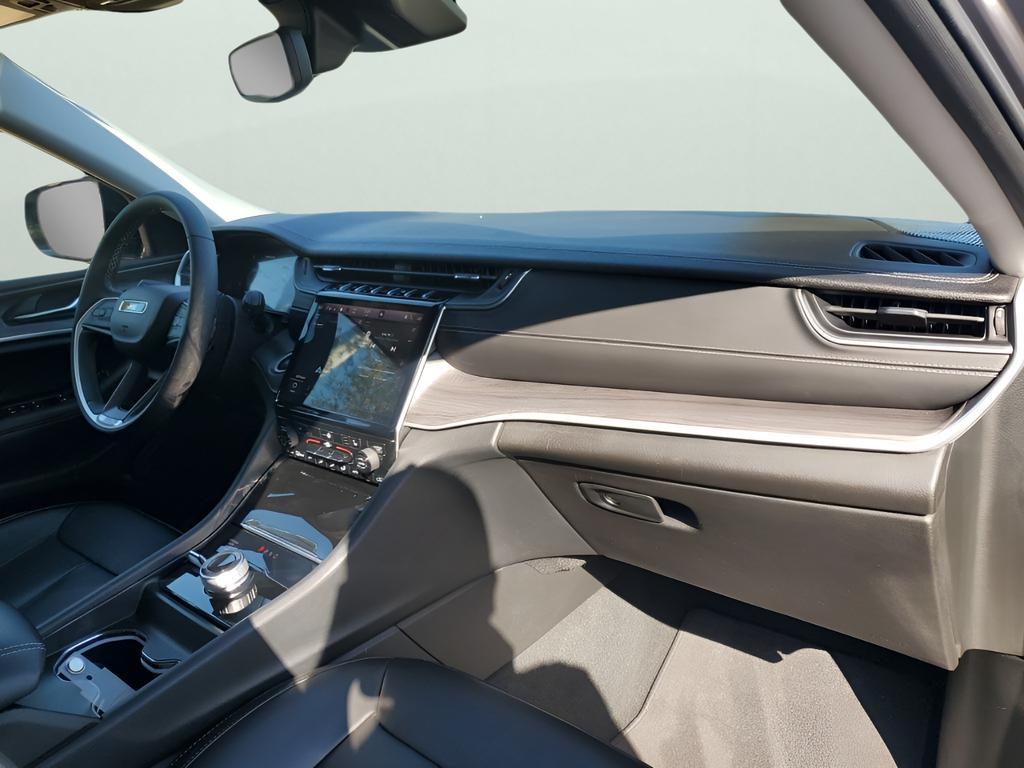 used 2024 Jeep Grand Cherokee car, priced at $39,297