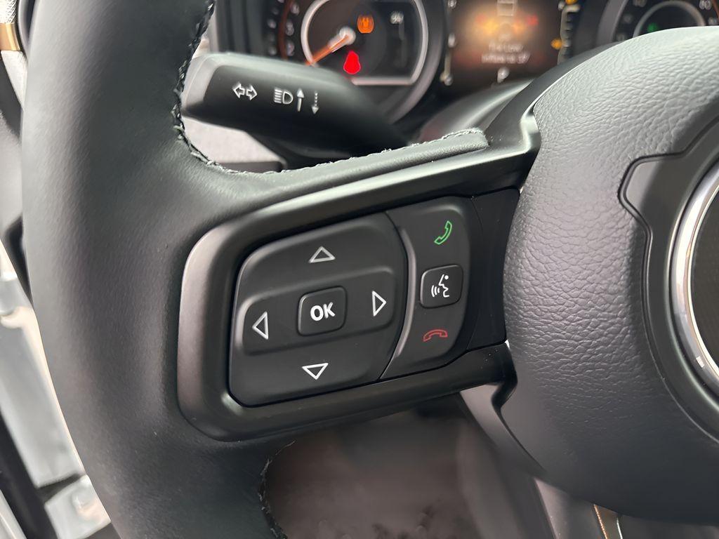 new 2025 Jeep Wrangler car, priced at $41,975