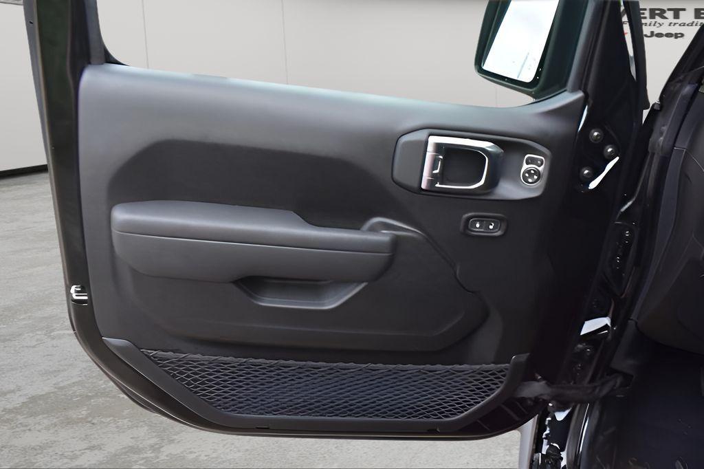 new 2025 Jeep Gladiator car, priced at $45,859