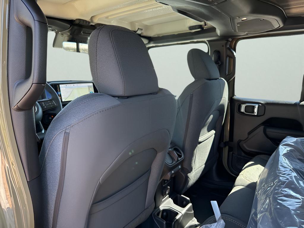 new 2025 Jeep Gladiator car, priced at $47,404