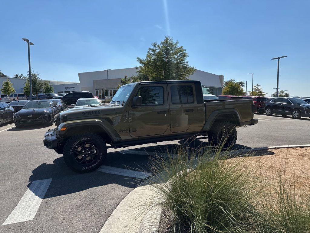 new 2025 Jeep Gladiator car, priced at $47,404