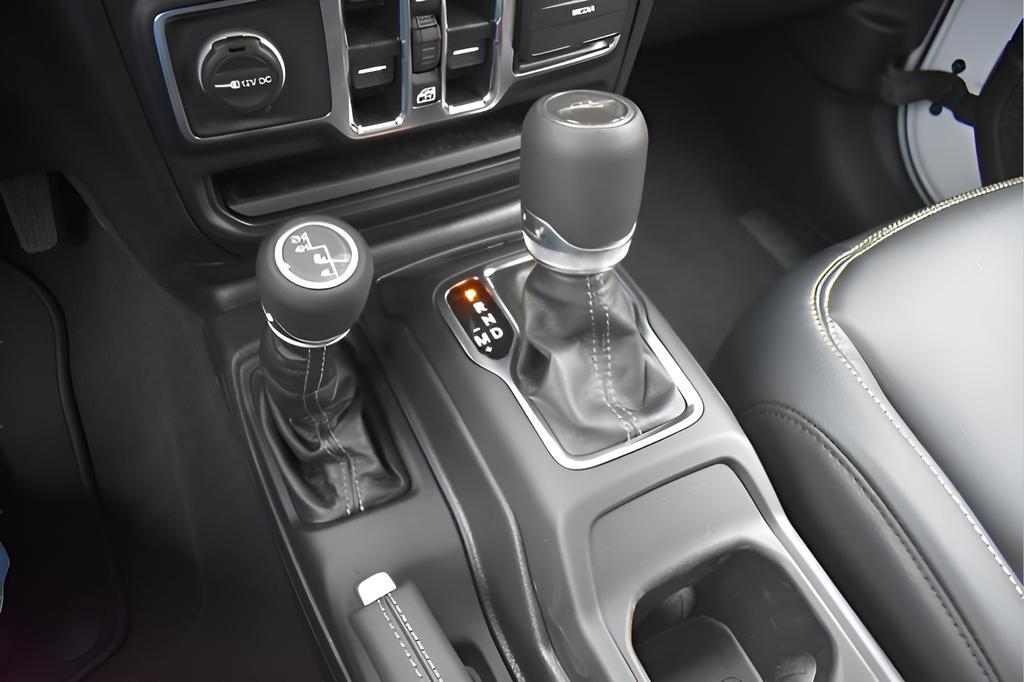 new 2025 Jeep Gladiator car, priced at $41,871