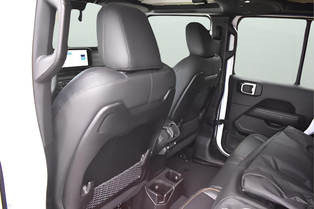 new 2025 Jeep Gladiator car, priced at $41,871