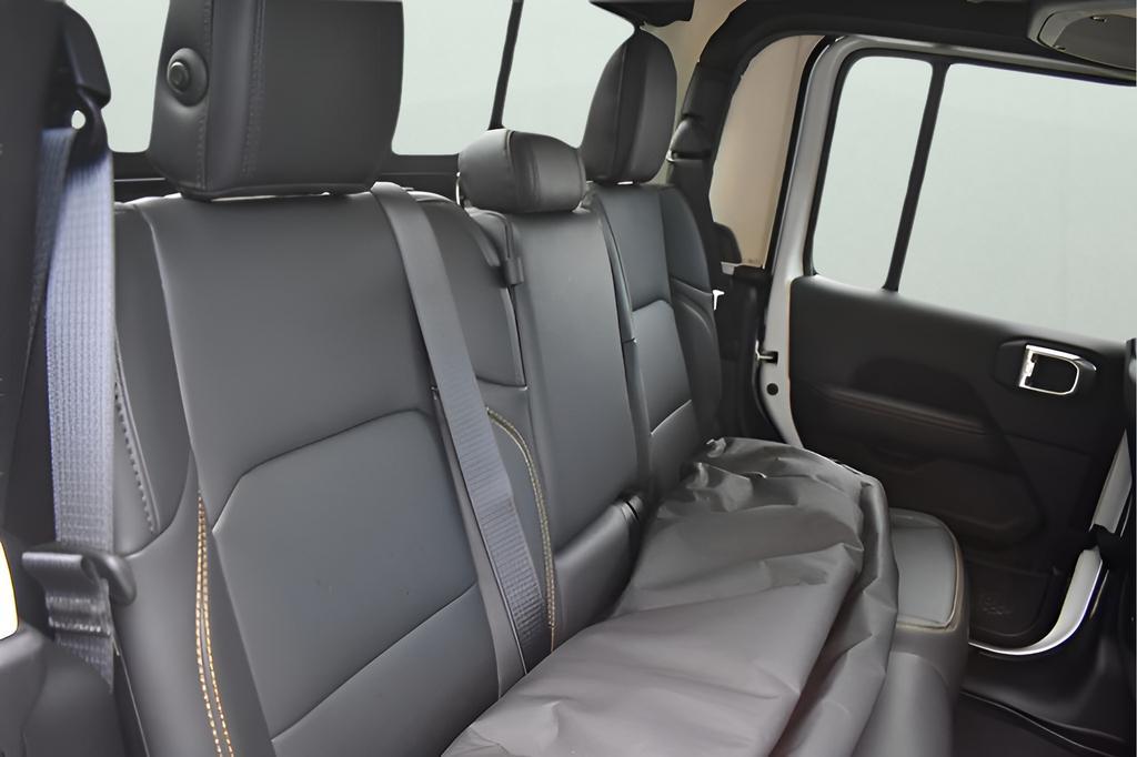 new 2025 Jeep Gladiator car, priced at $41,871