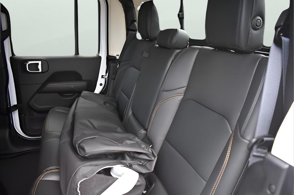 new 2025 Jeep Gladiator car, priced at $41,871