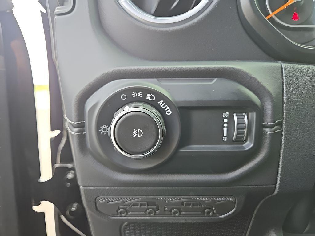 new 2025 Jeep Wrangler car, priced at $55,922