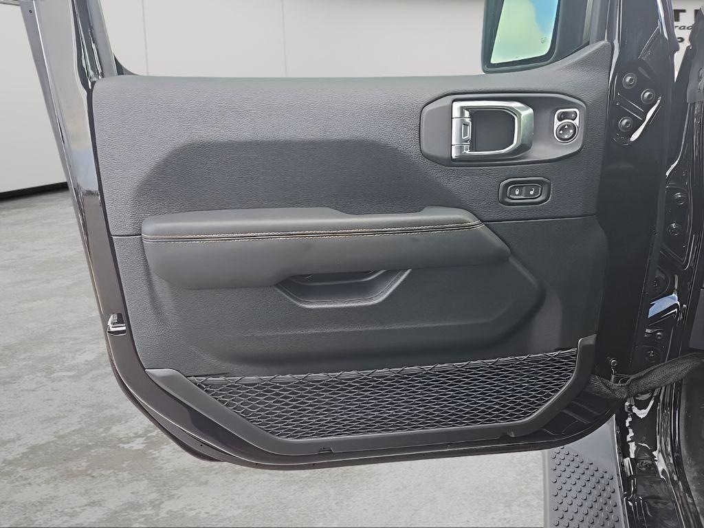 new 2025 Jeep Wrangler car, priced at $55,922