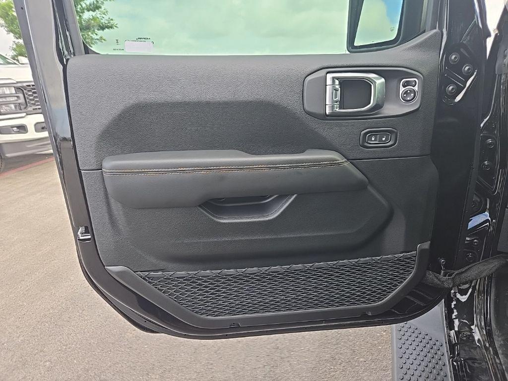 new 2025 Jeep Wrangler car, priced at $55,922