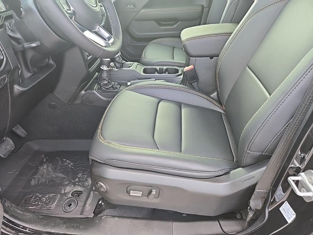 new 2025 Jeep Wrangler car, priced at $55,922