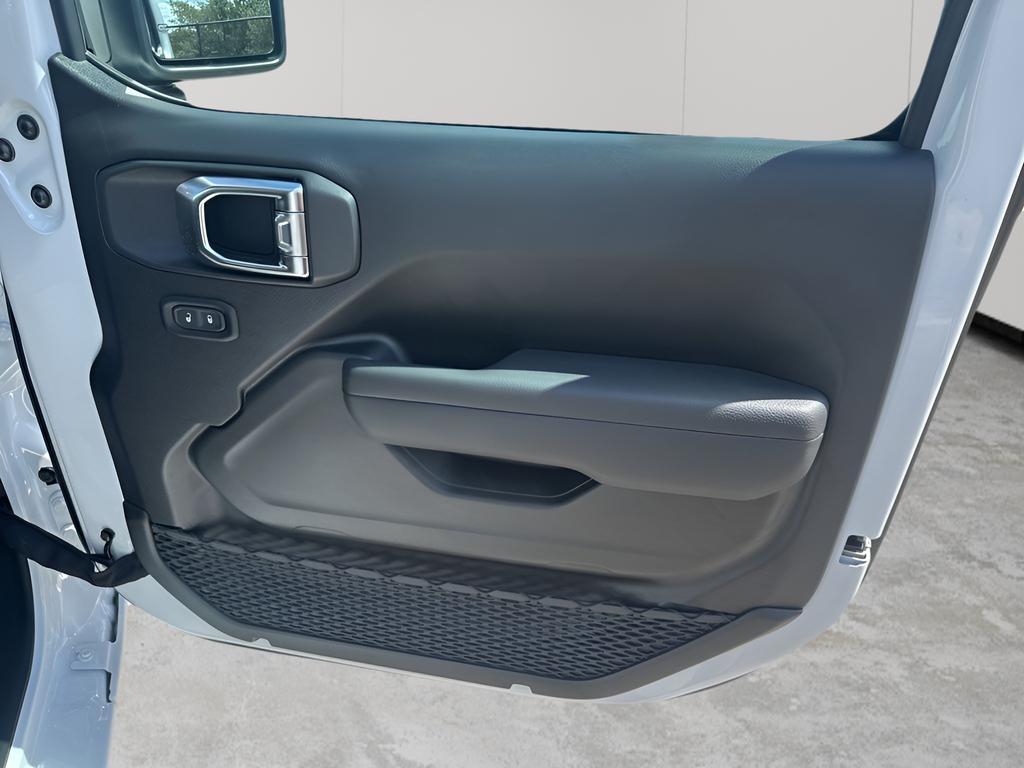 new 2025 Jeep Wrangler car, priced at $39,680