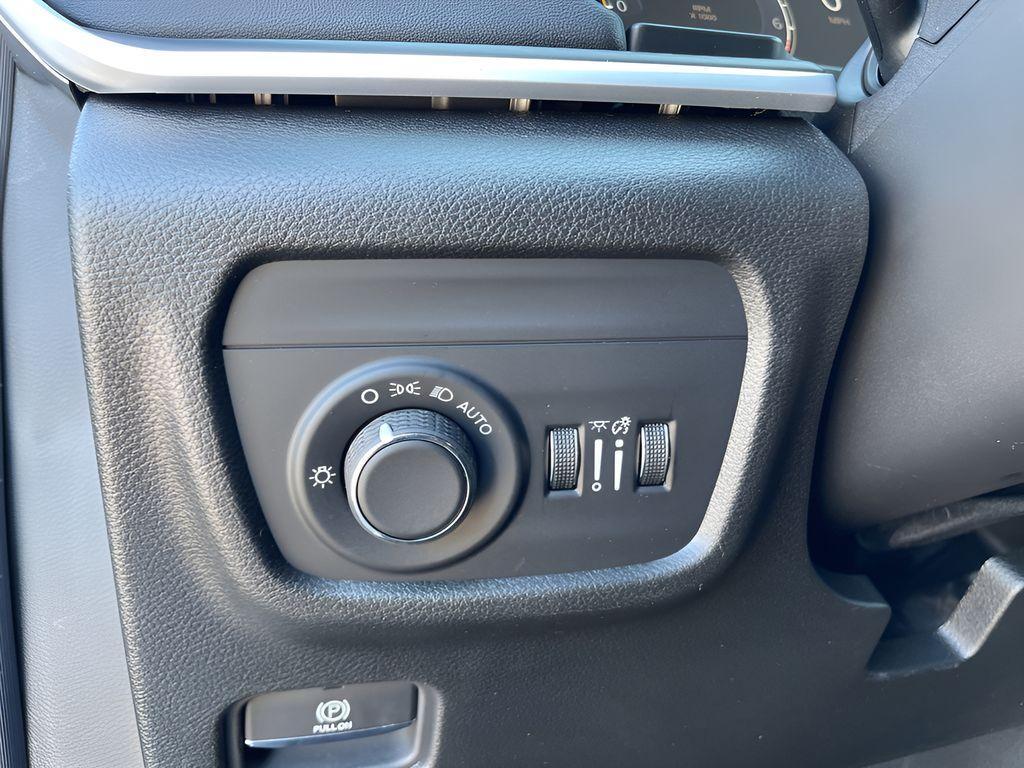 new 2025 Jeep Grand Cherokee car, priced at $36,974