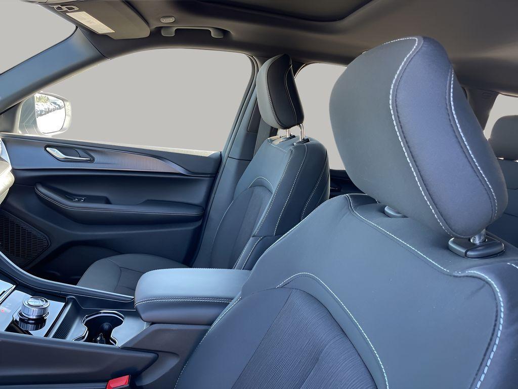 new 2025 Jeep Grand Cherokee car, priced at $36,974