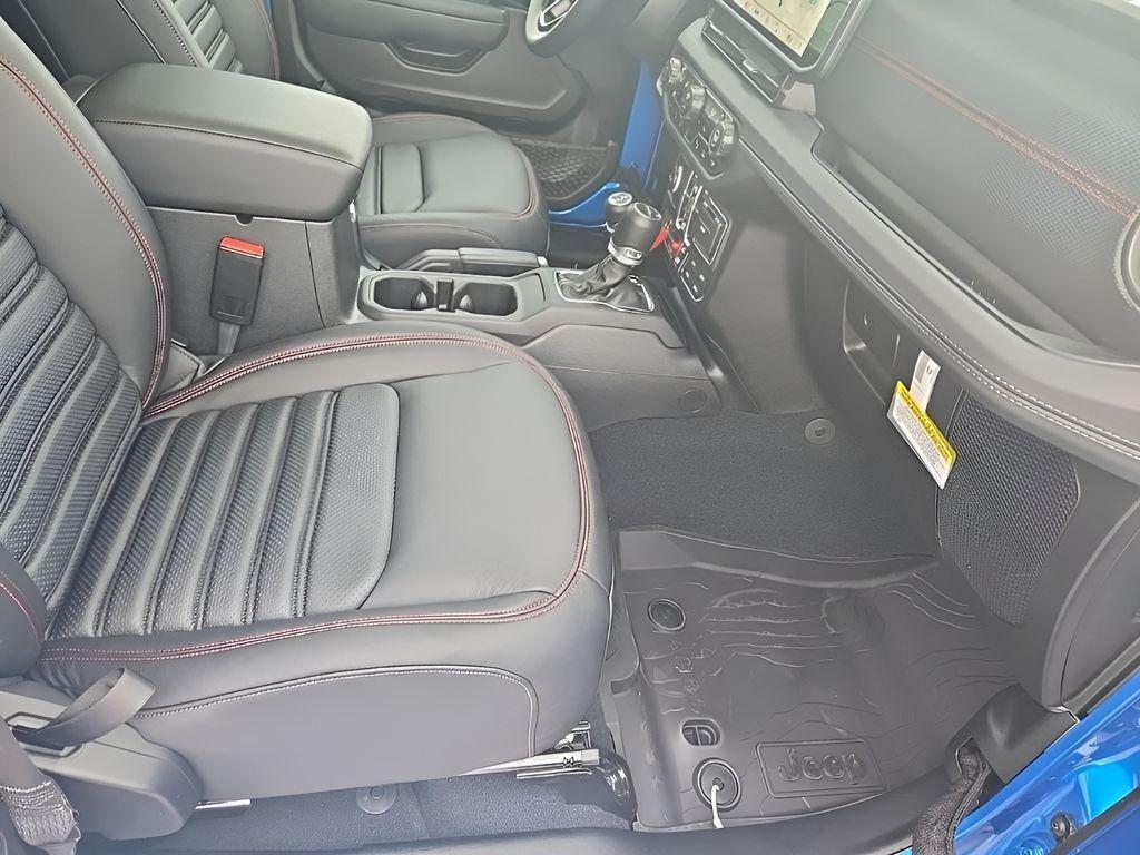new 2025 Jeep Gladiator car, priced at $80,171