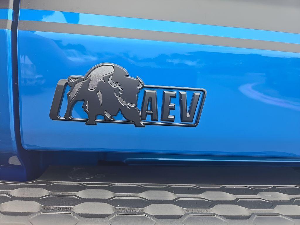 new 2025 Jeep Gladiator car, priced at $80,171