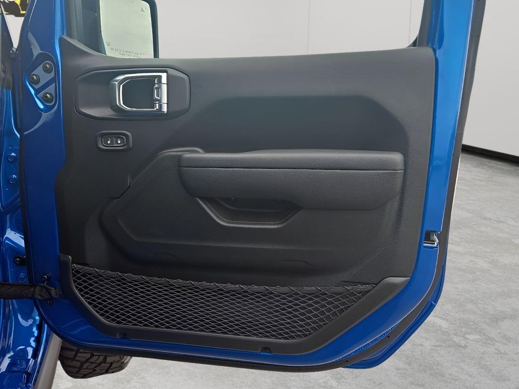 new 2025 Jeep Gladiator car, priced at $81,796