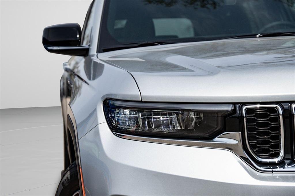 new 2024 Jeep Grand Cherokee car, priced at $45,192