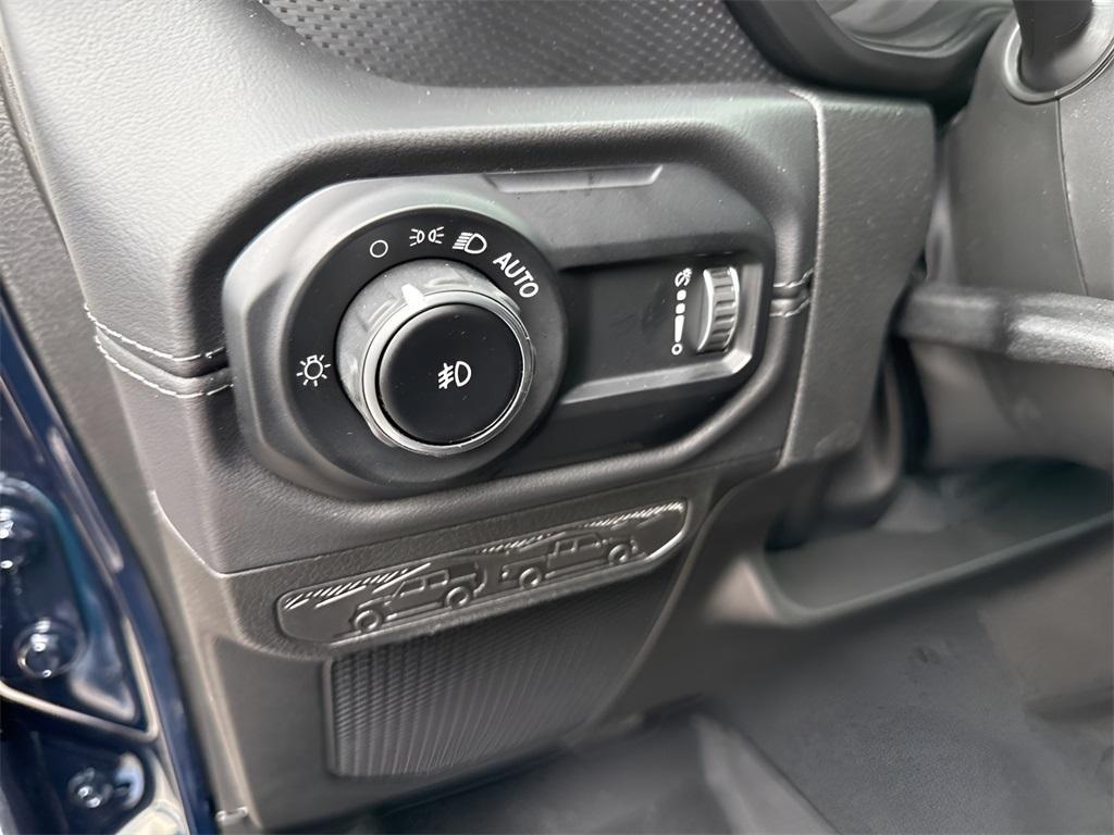 new 2025 Jeep Wrangler car, priced at $58,301