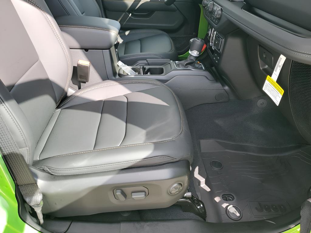 new 2025 Jeep Gladiator car, priced at $50,535