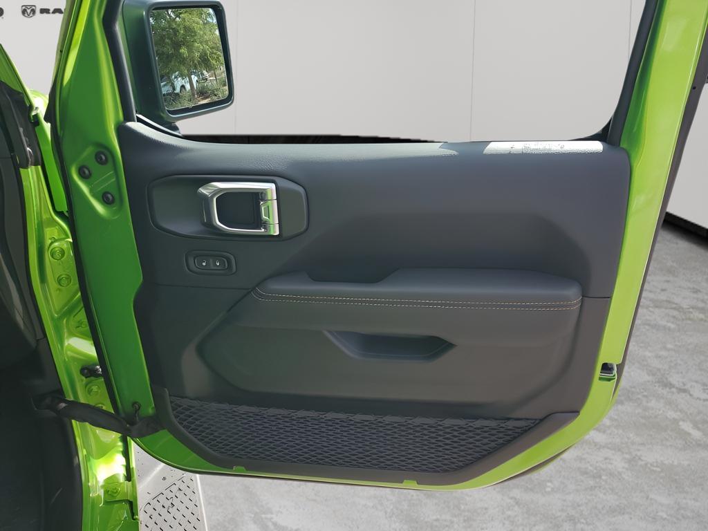 new 2025 Jeep Gladiator car, priced at $50,535