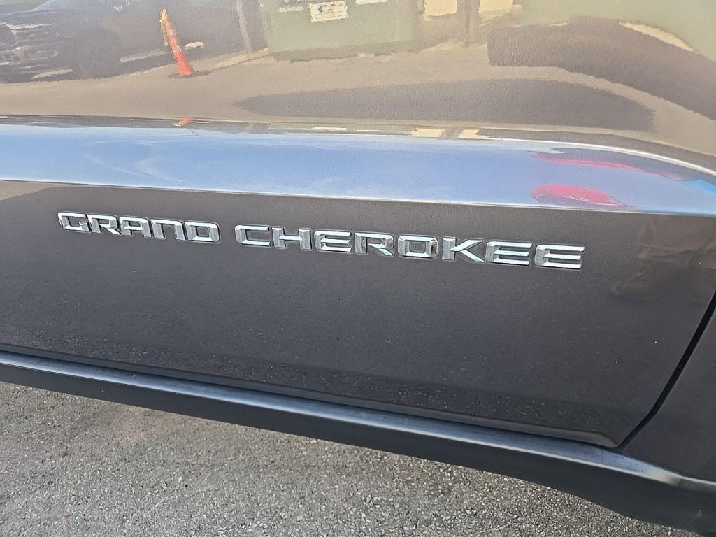 used 2014 Jeep Grand Cherokee car, priced at $13,997