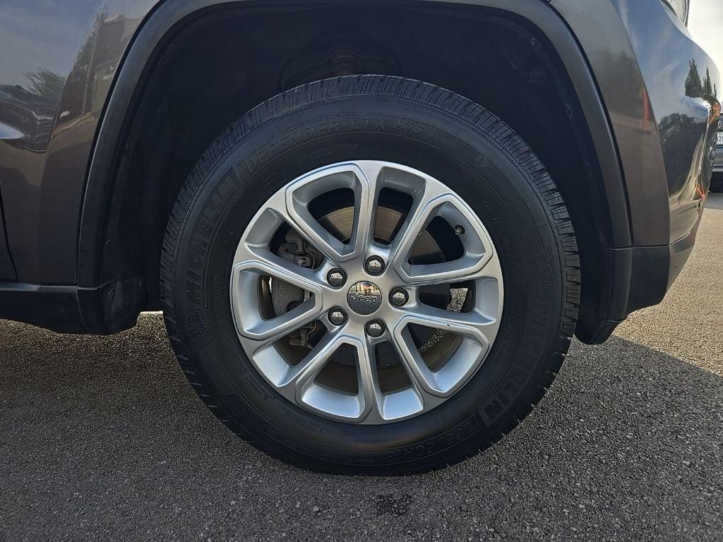 used 2014 Jeep Grand Cherokee car, priced at $13,997