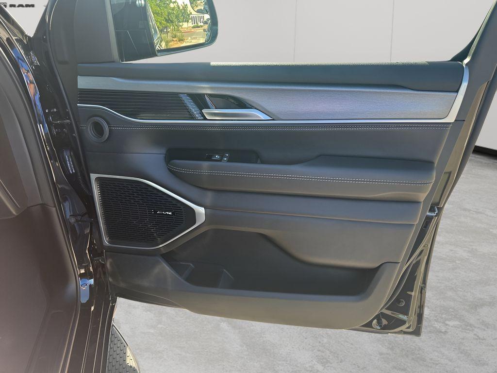 new 2025 Jeep Wagoneer car, priced at $68,517