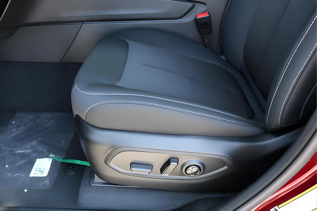 new 2025 Jeep Grand Cherokee car, priced at $36,564