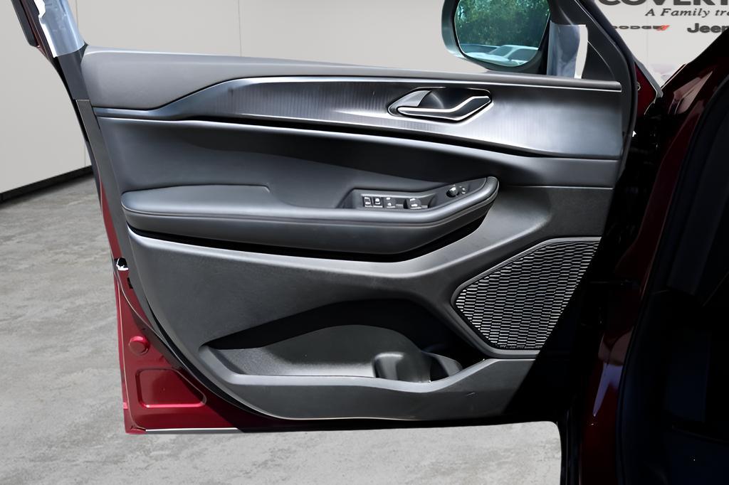 new 2025 Jeep Grand Cherokee car, priced at $36,564