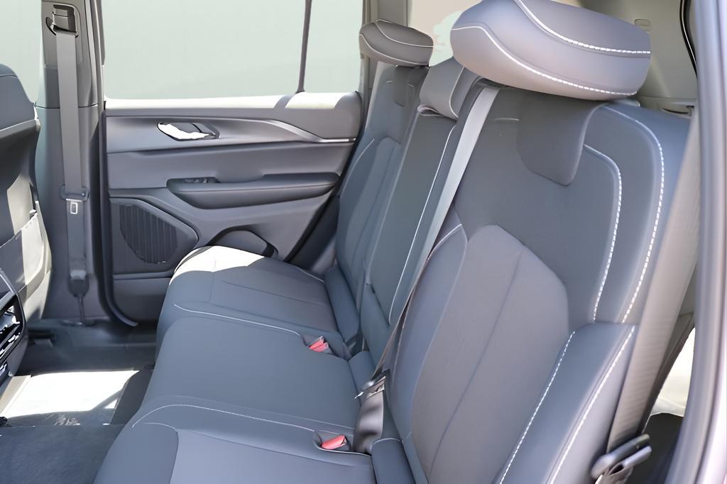 new 2025 Jeep Grand Cherokee car, priced at $36,564