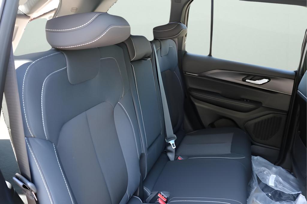 new 2025 Jeep Grand Cherokee car, priced at $36,564