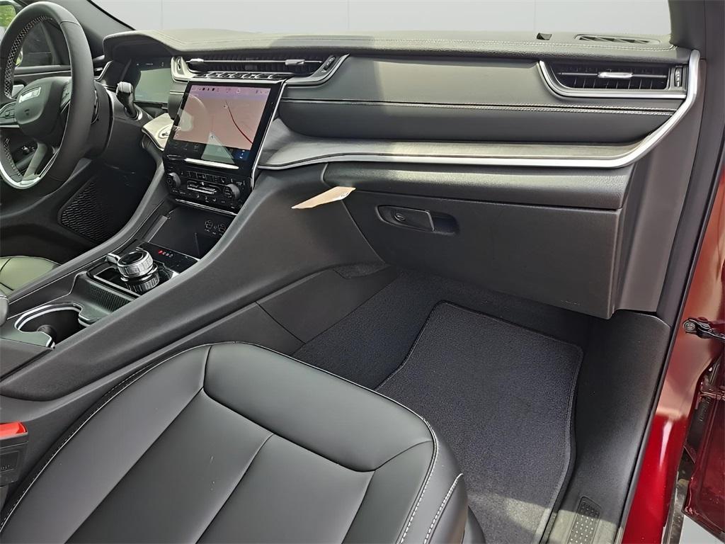 new 2025 Jeep Grand Cherokee car, priced at $44,002