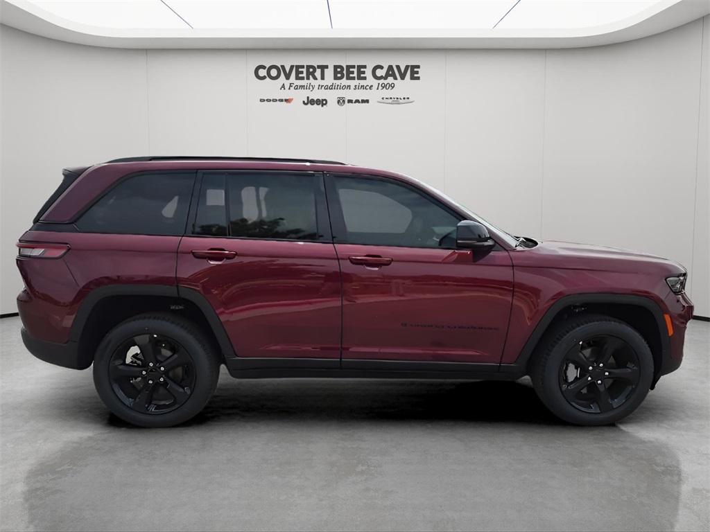 new 2025 Jeep Grand Cherokee car, priced at $44,002