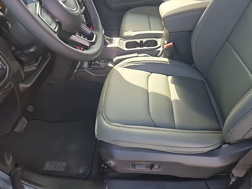 new 2025 Jeep Gladiator car, priced at $56,107