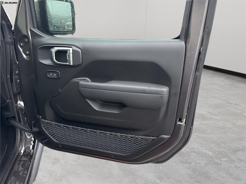 new 2025 Jeep Wrangler car, priced at $58,031