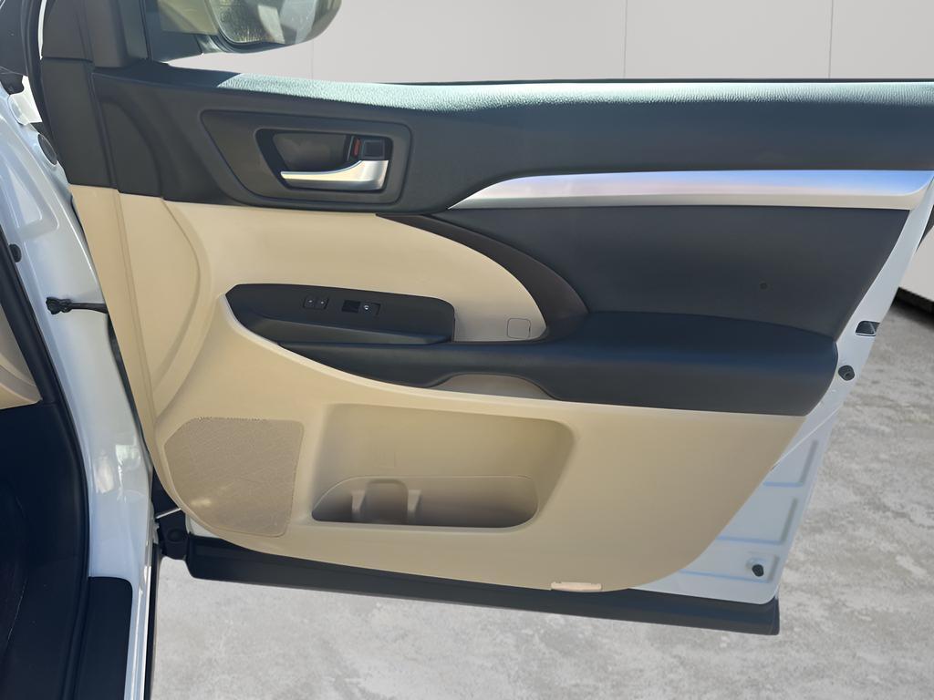 used 2019 Toyota Highlander car, priced at $21,636